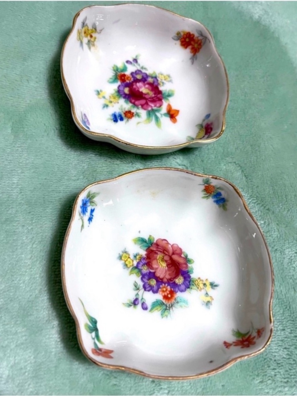Pair Gold Castle Chikusa Porcelain Candy Dishes Japan 3” Olive Oil dishes